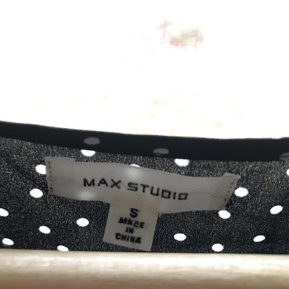 Polka dot short sleeve blouse - Picture 3 of 5